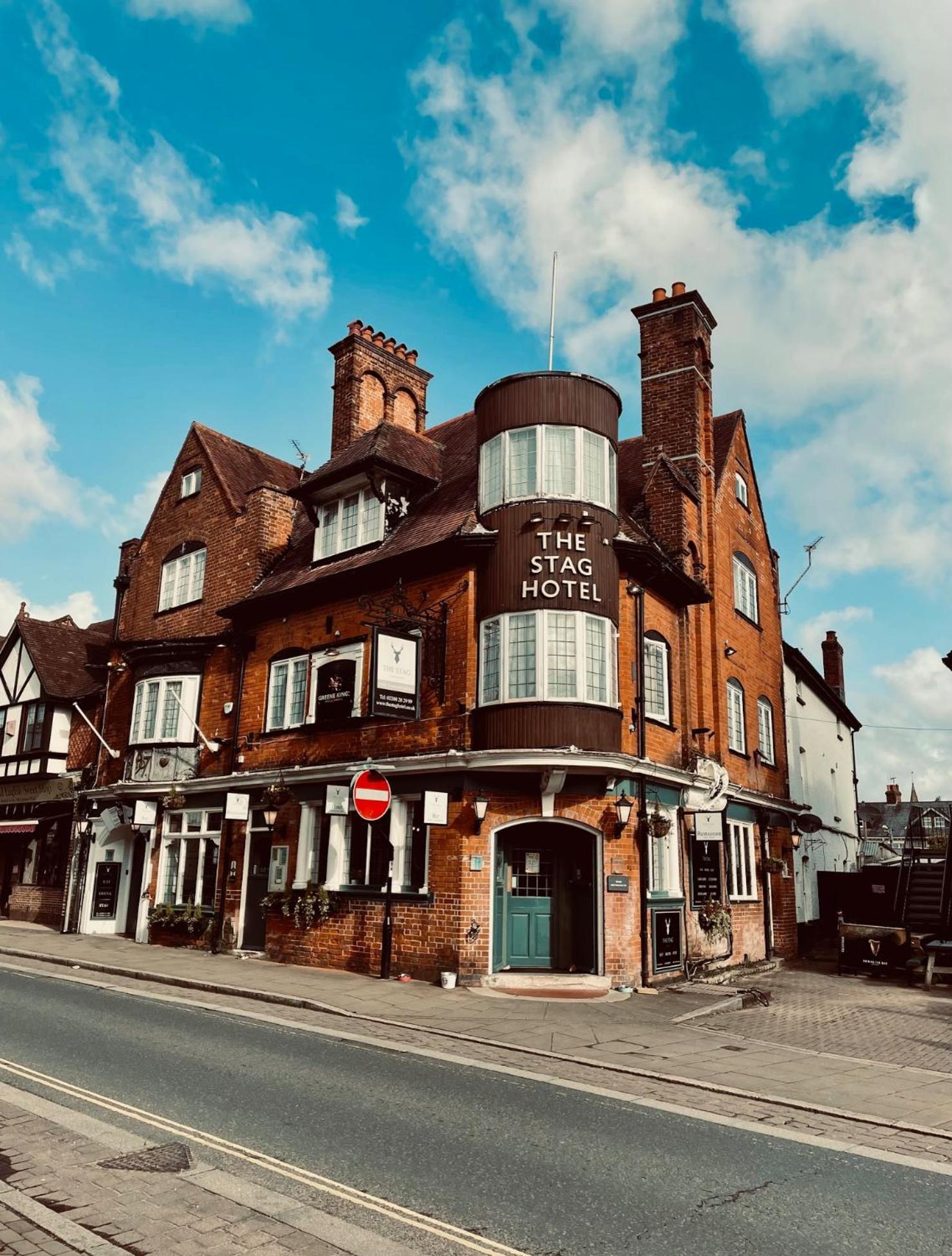 The Stag Hotel And Mailmans Arms Линдхорст Экстерьер фото